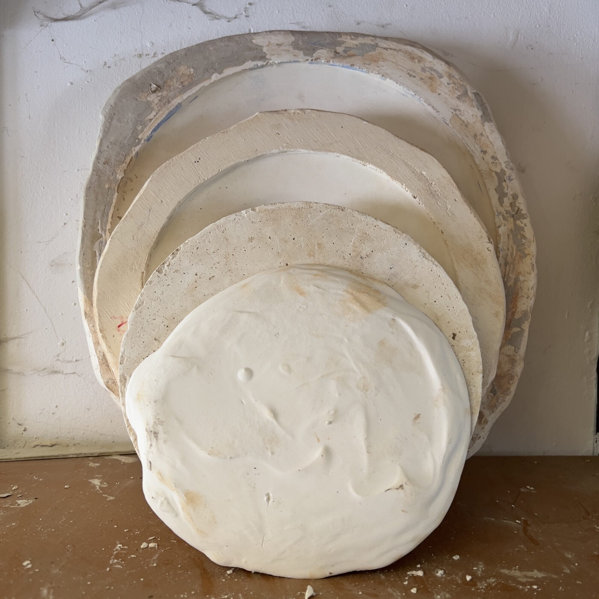 le moulage au plâtre adapté à la céramique